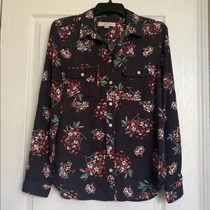 LOFT Vibrant Floral navy blue‎ blouse button up front size medium length 27 in.